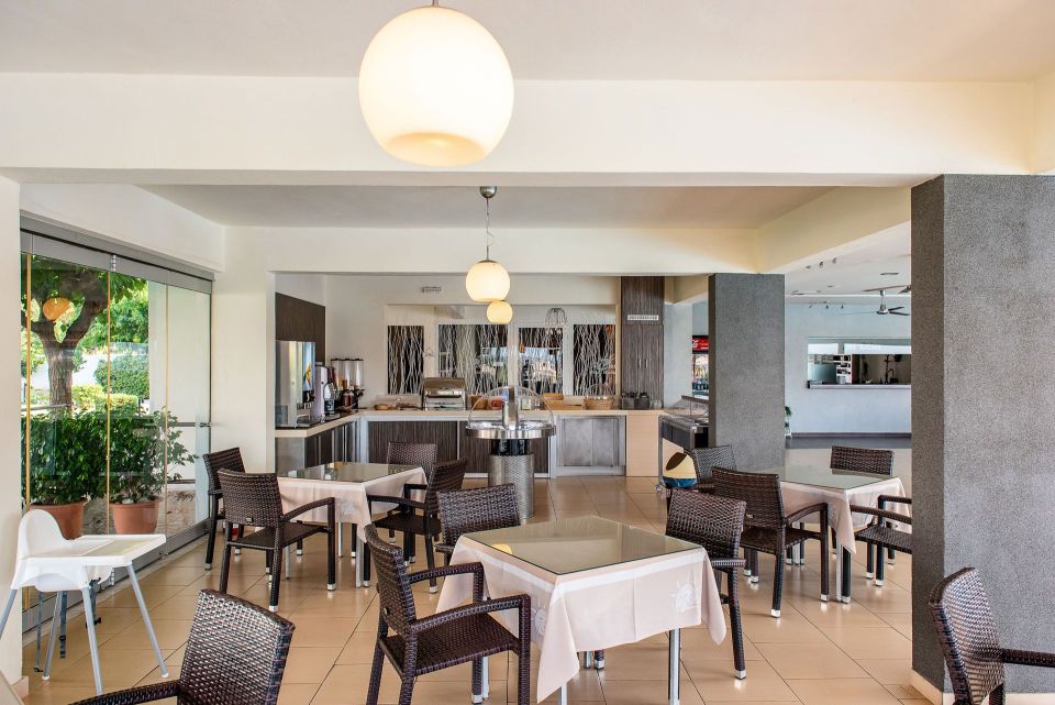Zoes Hotel